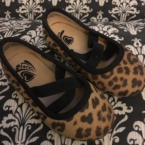 *SOLD*The children’s place cheetah dress shoes